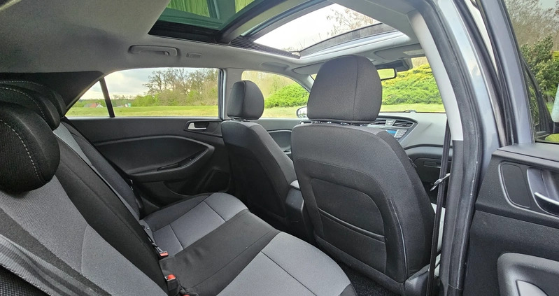 Hyundai i20 cena 39900 przebieg: 200000, rok produkcji 2015 z Iłowa małe 191